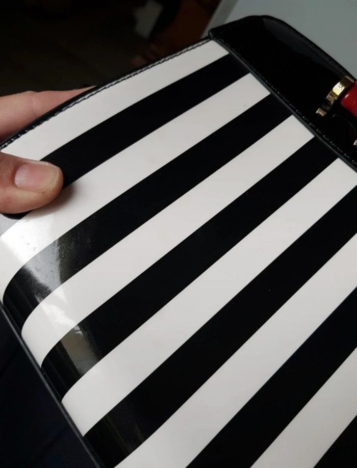 Sac et porte feuille à rayures - photo numéro 4