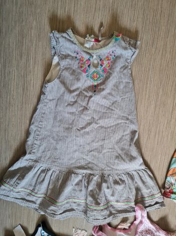 Robe 5 ans très bon etat