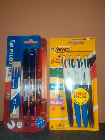 Lot stylo 4 couleur , et stylo pilot frixion