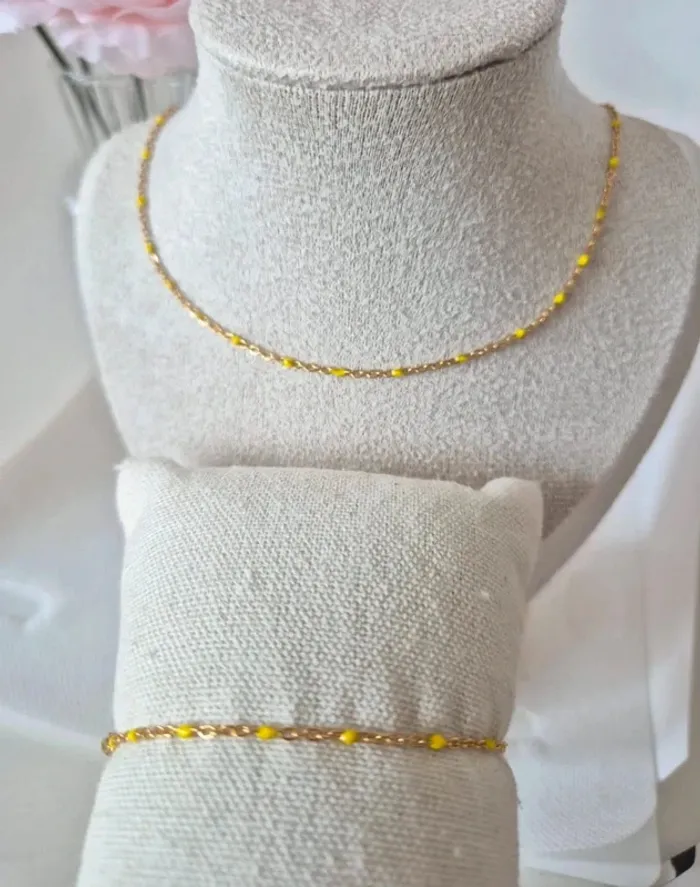 Parure de 2 bijoux en acier inoxydable dorée avec perles en résines jaunes