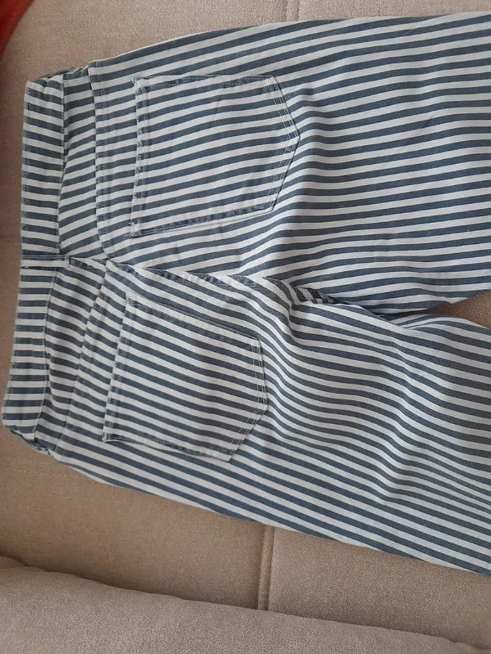 Pantalon rayé et troué - photo numéro 6