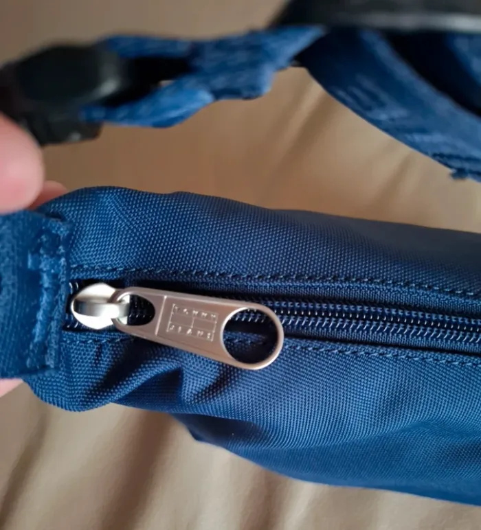 Sac bandoulière Tommy Jeans bleu marine neuf - photo numéro 9