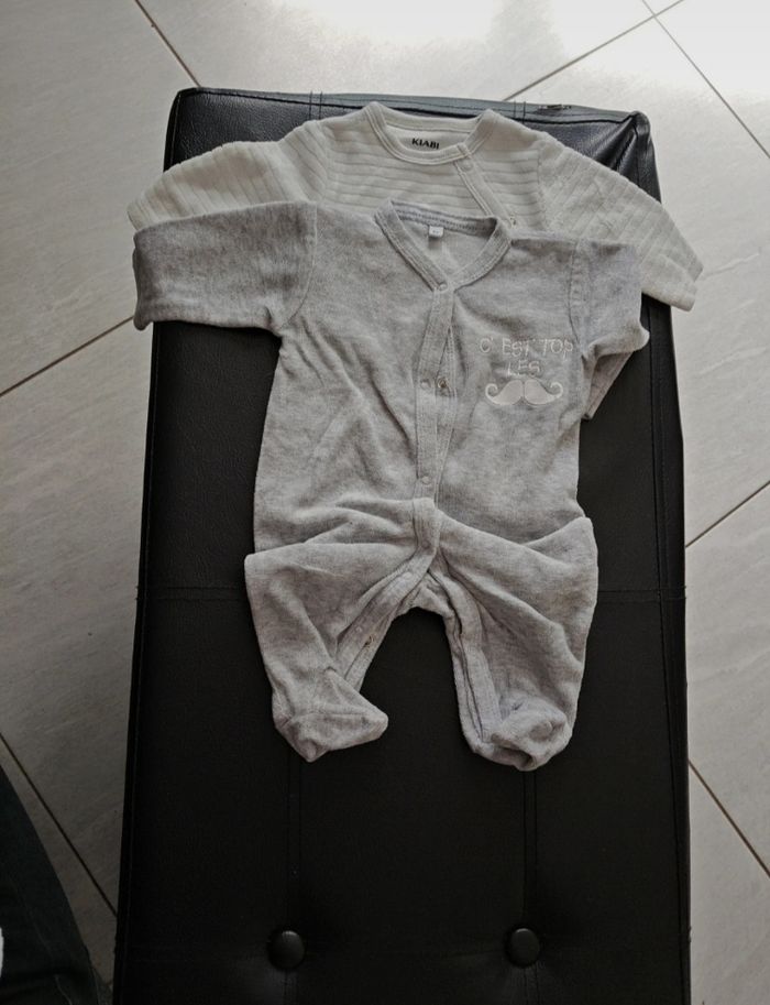 Lot pyjamas 1 mois - photo numéro 5