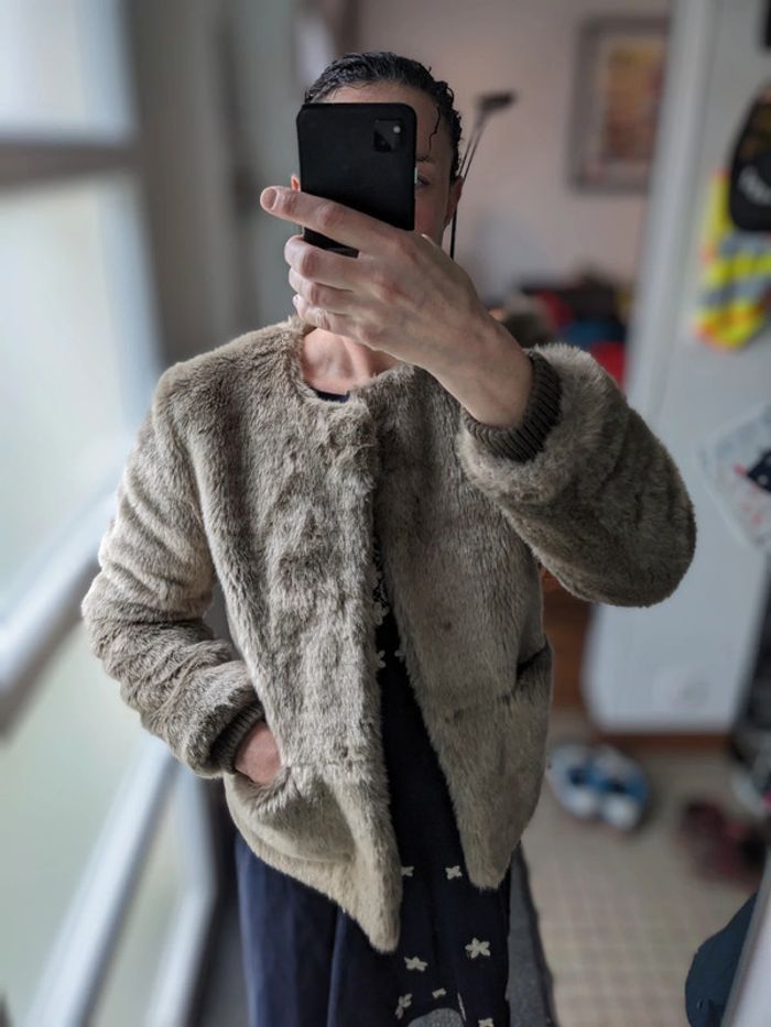 Veste fausse fourrure - photo numéro 2
