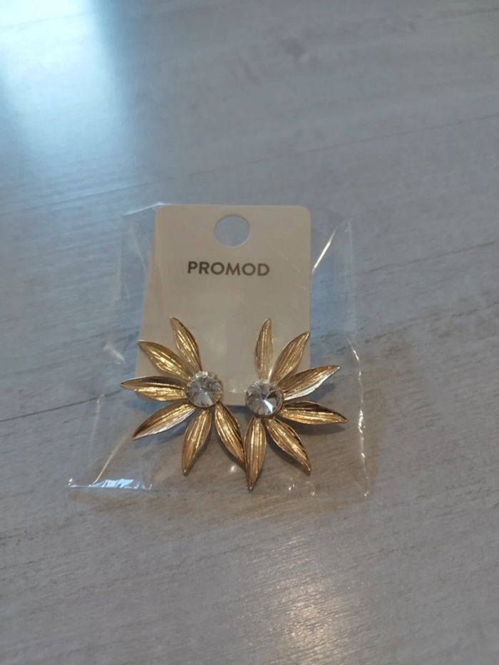 Superbes boucles d'oreilles neuves Promod - photo numéro 2
