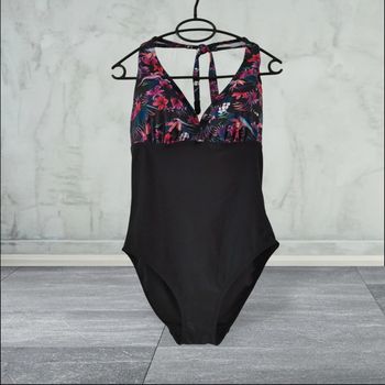 Joli maillot de bain TL (voir mensurations car plus étiquette de taille 😊) Olaian