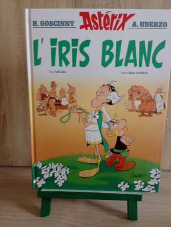 L'iris blanc - Astérix Tome 40  Fabcaro