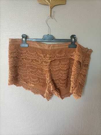 Short marron doublure dentelle
