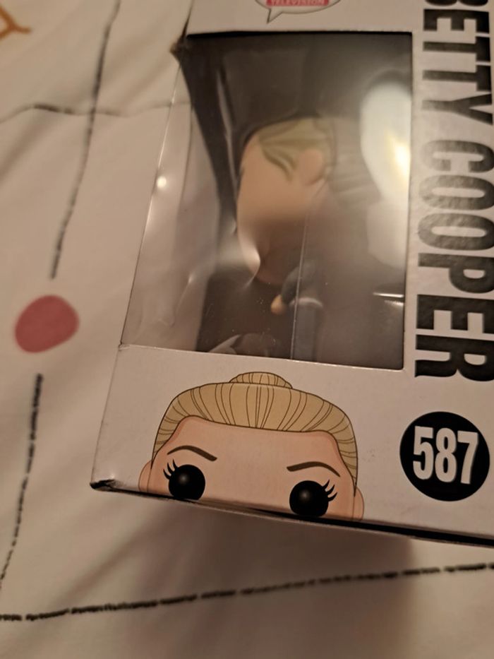 Figurine Funko Pop Betty Cooper (Serie Riverdale) - photo numéro 16