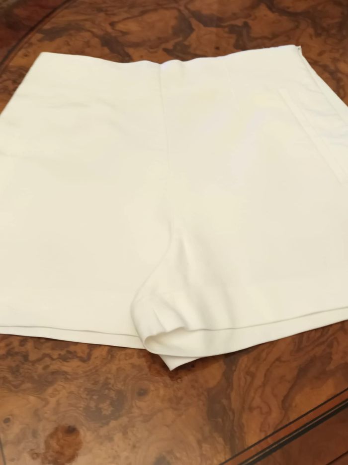 Short taille haute taille M Zara