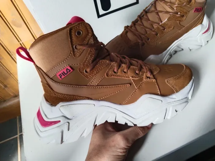 Superbes baskets sneakers femme grosse semelle marque Fila pointure 36 - photo numéro 4