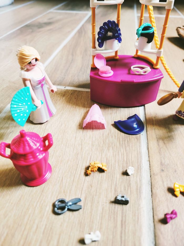 👸Playmobil Salon de beauté coiffeur Princesses figurines/personnages et divers accessoires - photo numéro 2