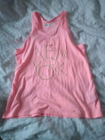 Joli débardeur avec sa belle couleur rose bonbon