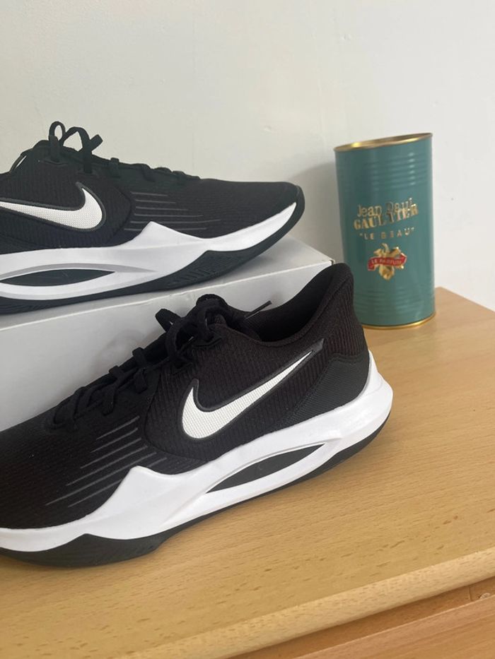 Chaussure Nike taille 46 - photo numéro 2