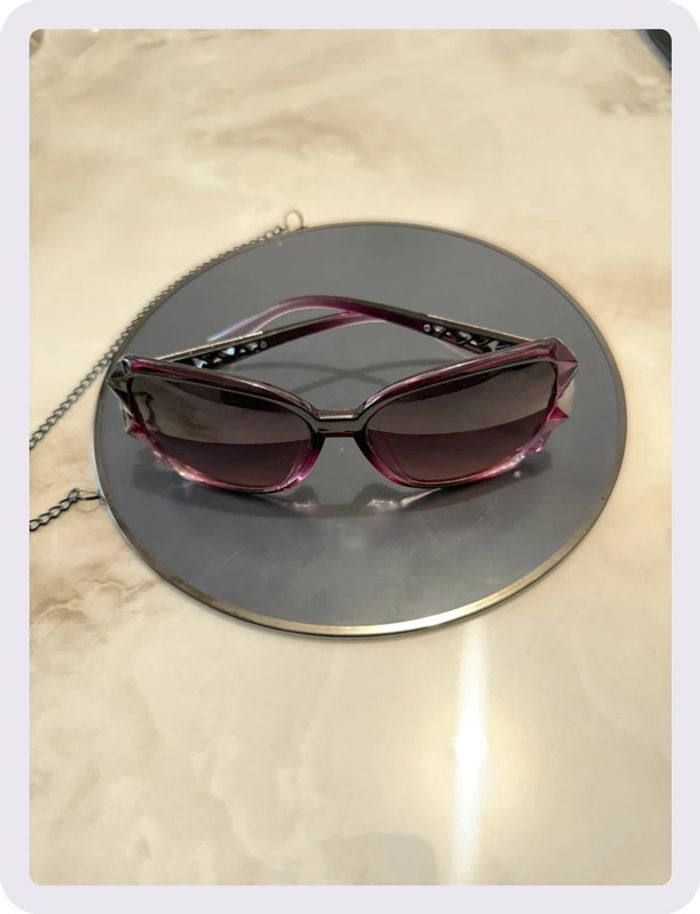 Lunette de soleil à verres roses - photo numéro 3