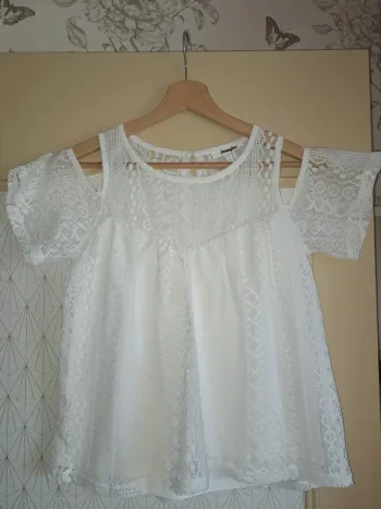 Haut blanc femme doublé dentelle ajourée Jennyfer XS Tbe épaules dénudées