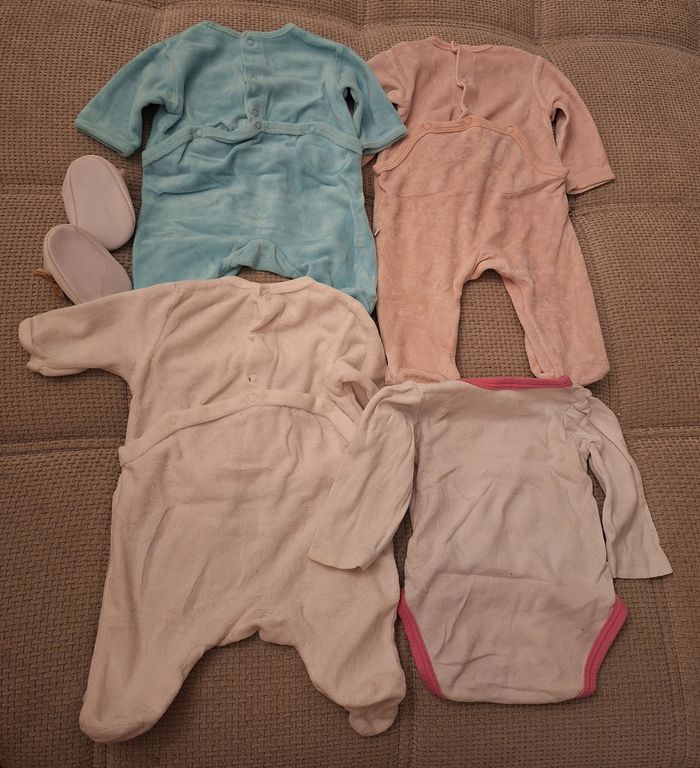 Lot 1 mois fille - 15 vêtements - photo numéro 7