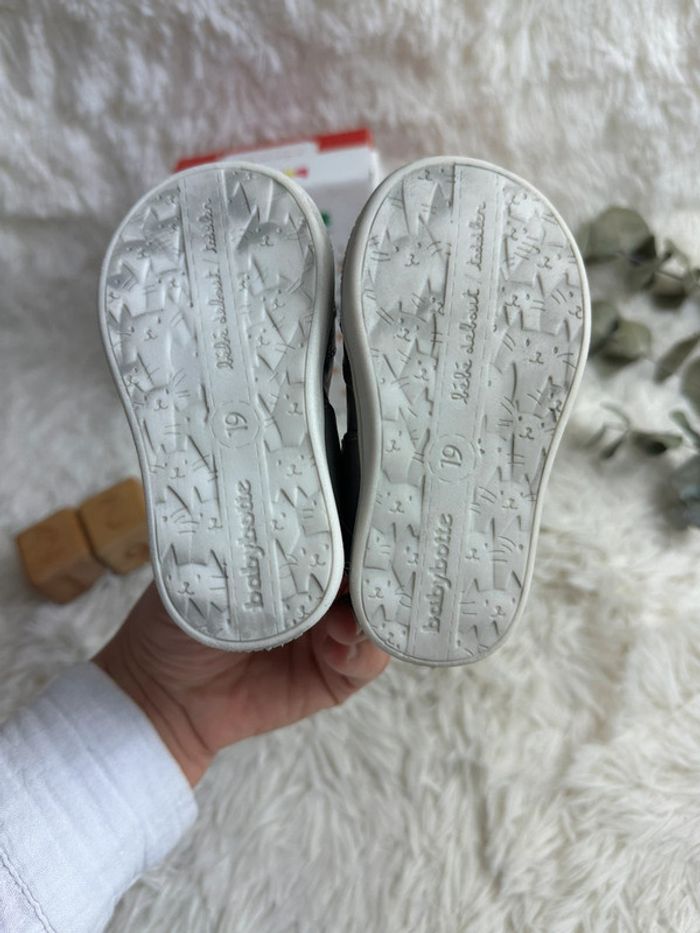 Paire de chaussures bébé Babybotte taille 19 - photo numéro 4