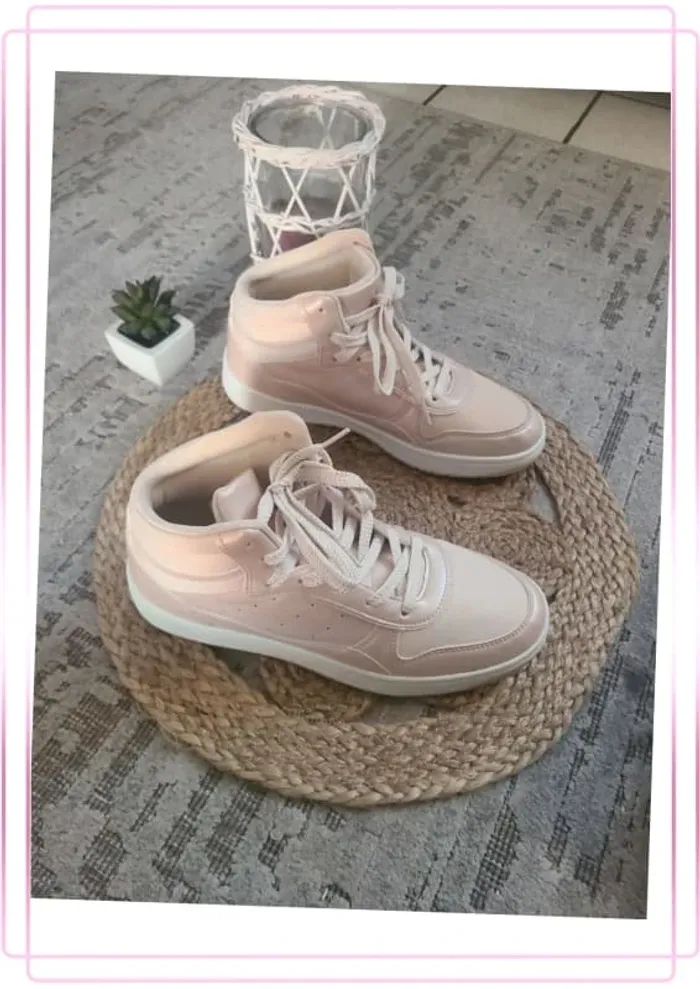 Baskets montantes  – neuves et confortables - photo numéro 6