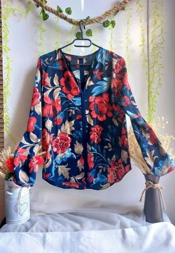 Blouse Zara – M – Marine – État : Très bon