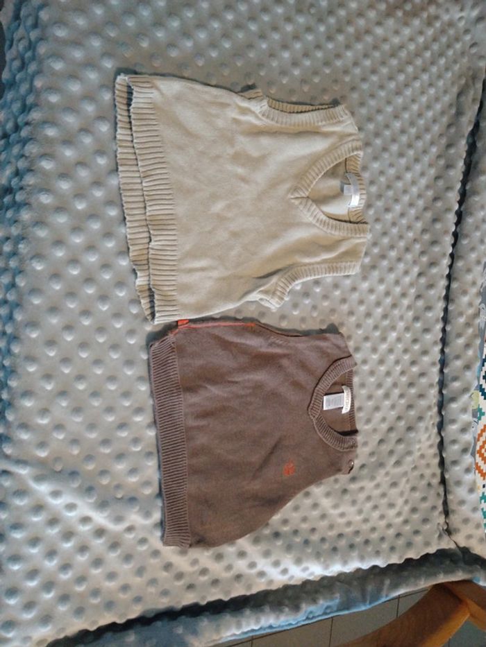 2 pull sans manches 3 mois