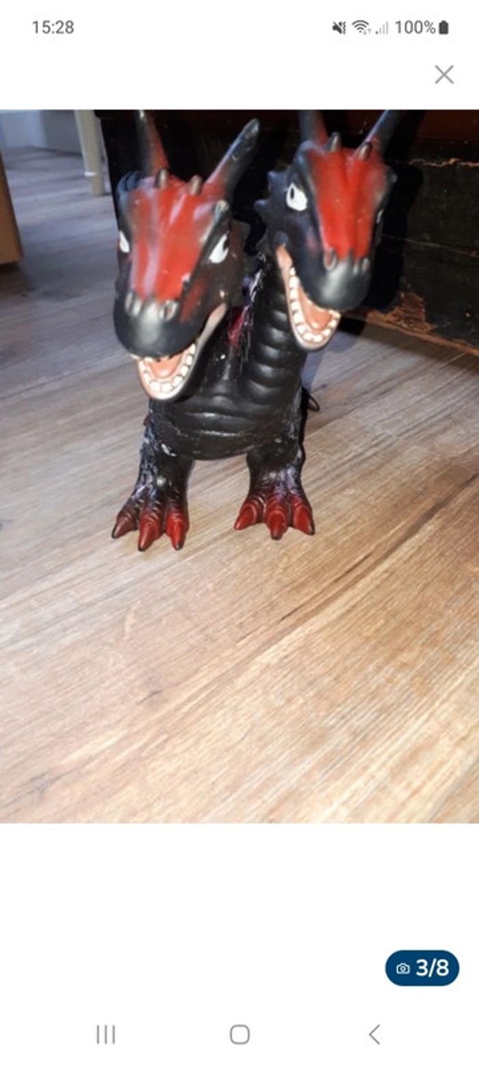 Jouet dragon à 2 têtes
Toys'r us noir et bordeaux - photo numéro 2