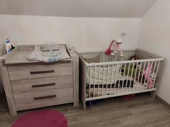 Lit bébé avance commode