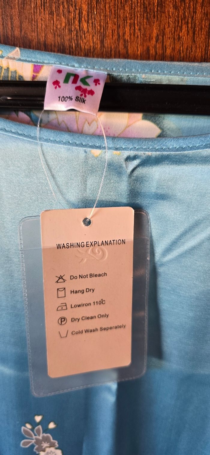 Longue robe en soie - photo numéro 4