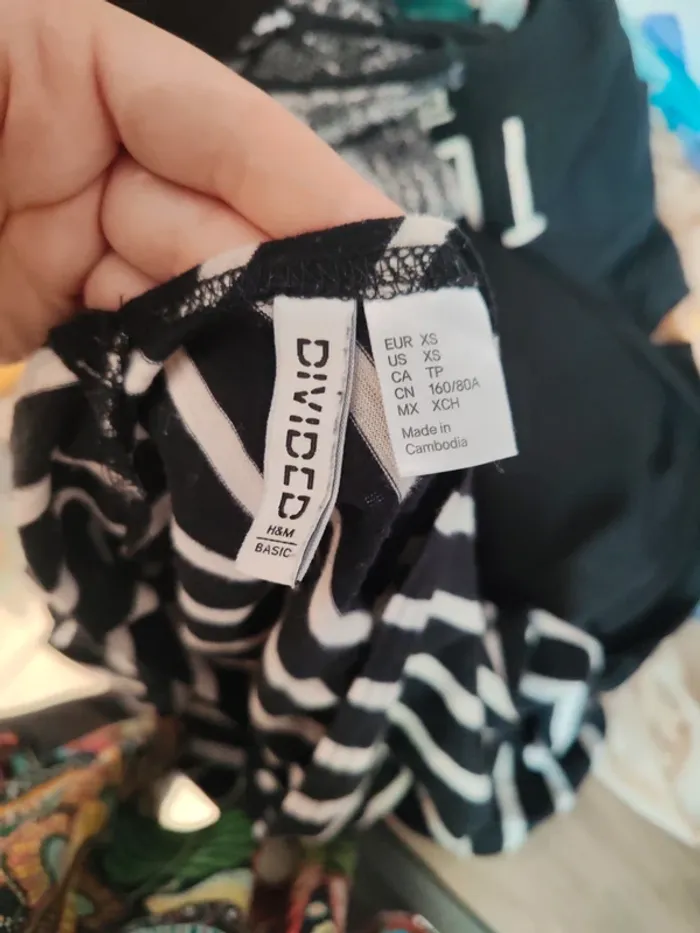 Haut fin taille xs décolleté dans le dos - photo numéro 4