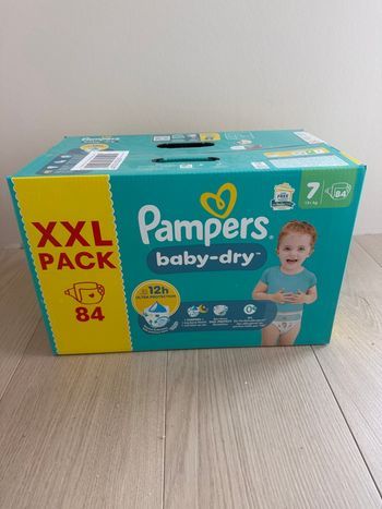 84 couches Pampers baby dry taille 7