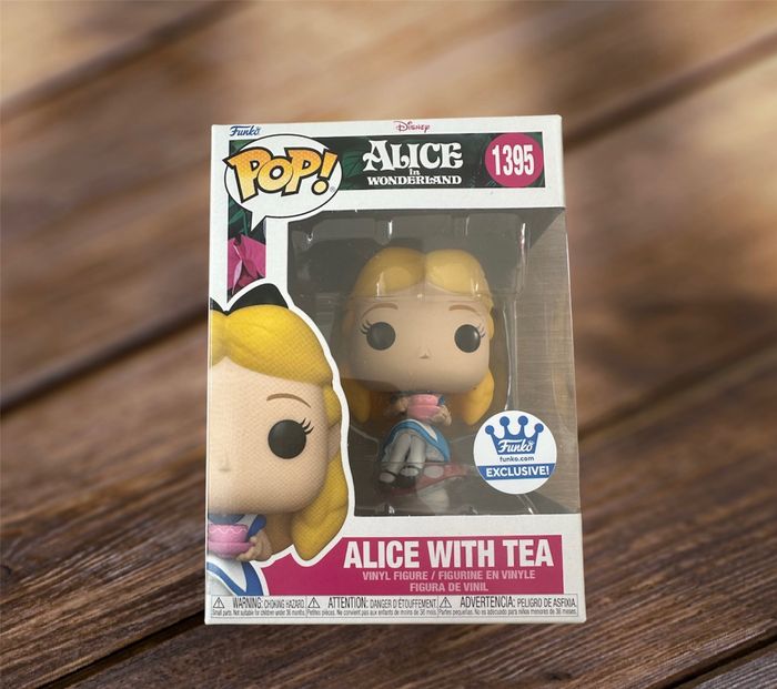 Funko Pop Alice In Wonderland 1395 Alice With Tea