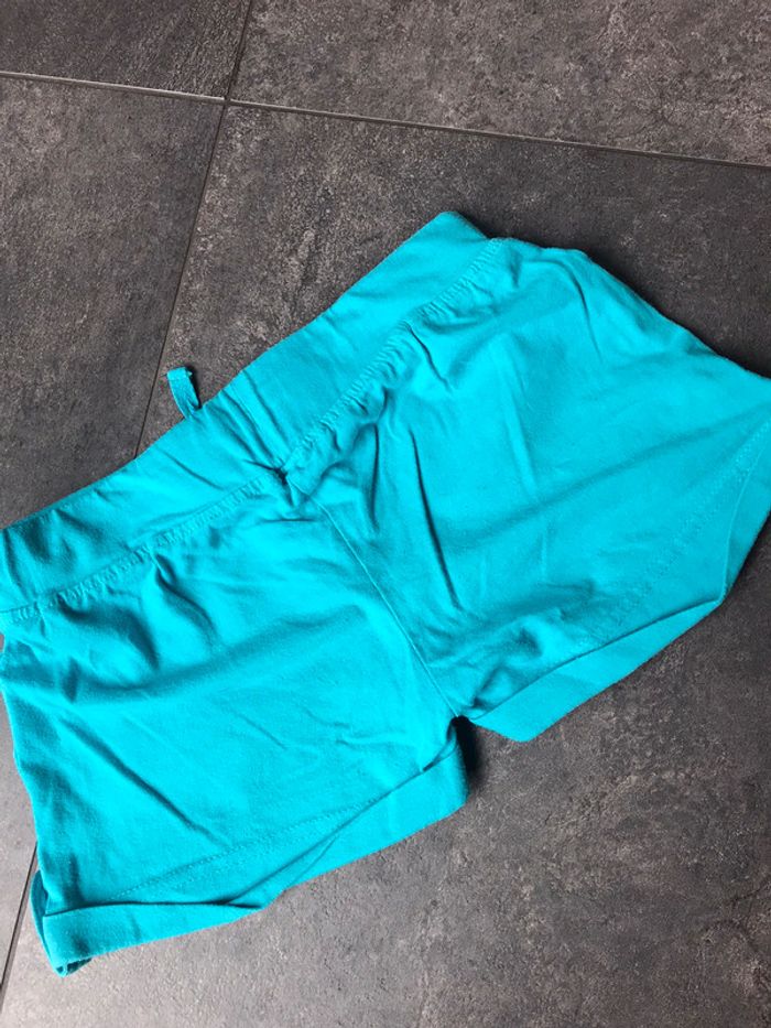 Short fille turquoise 8 ans - photo numéro 3