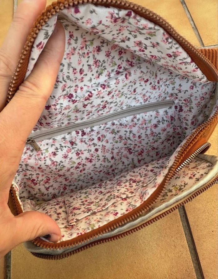 Sac banane en velours côtelé marron - photo numéro 6