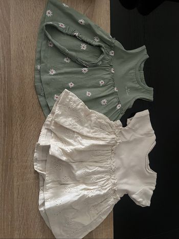Lot 2 robes