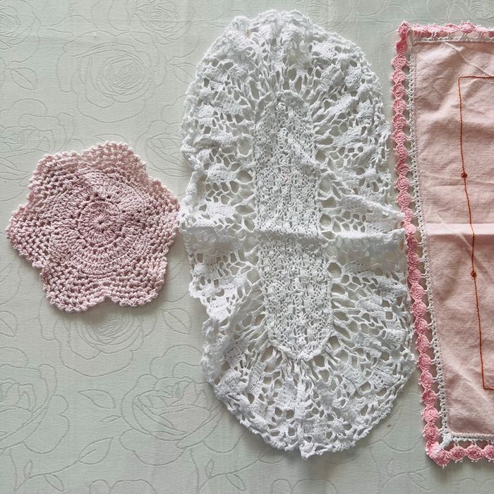 Lot 4 petits tapis / napperons dentelles - photo numéro 4
