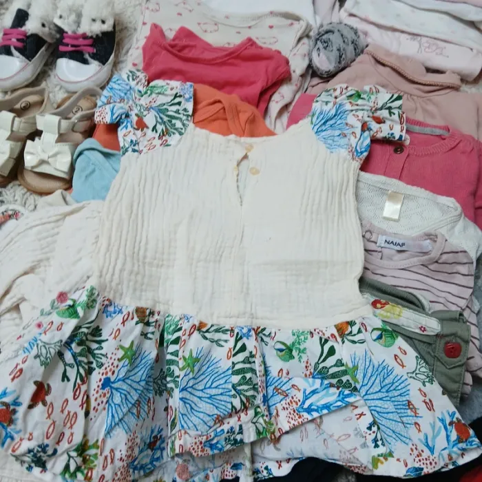 Lot 31 pieces et 3 chaussures bébé fille - photo numéro 7