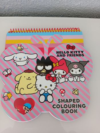 Livre coloriage et pochoir hello kitty 