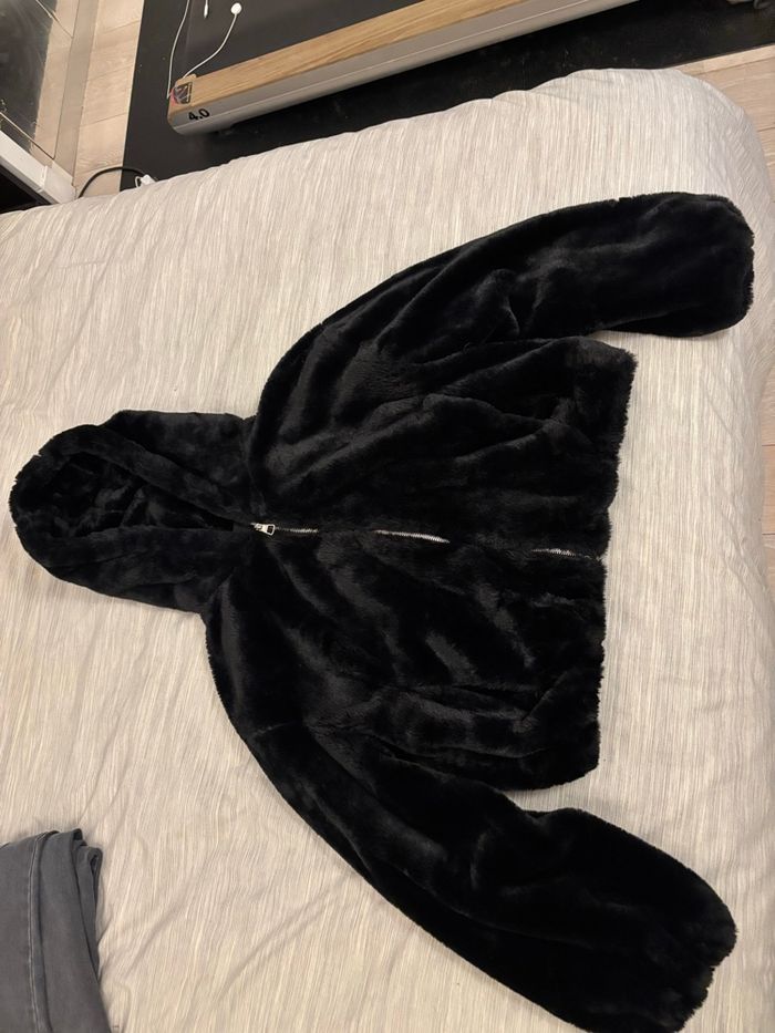 Veste fausse fourrure noir capuche hiver - photo numéro 8