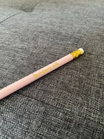 Crayon « Strawberry milk »