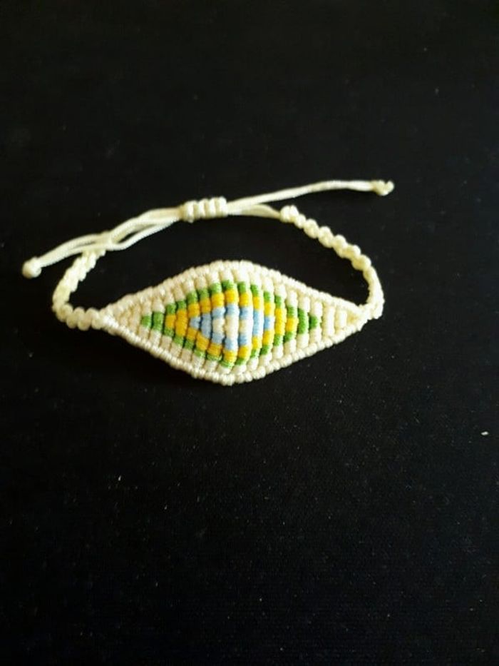 Bracelet en amande beige et vert - photo numéro 3