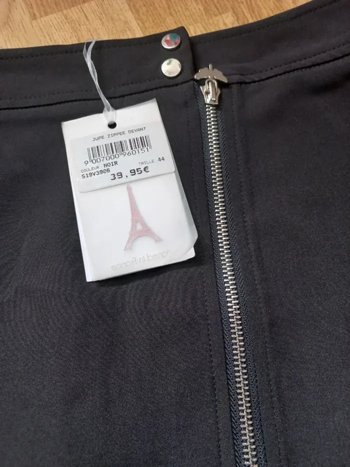 Jupe noir 44 neuve