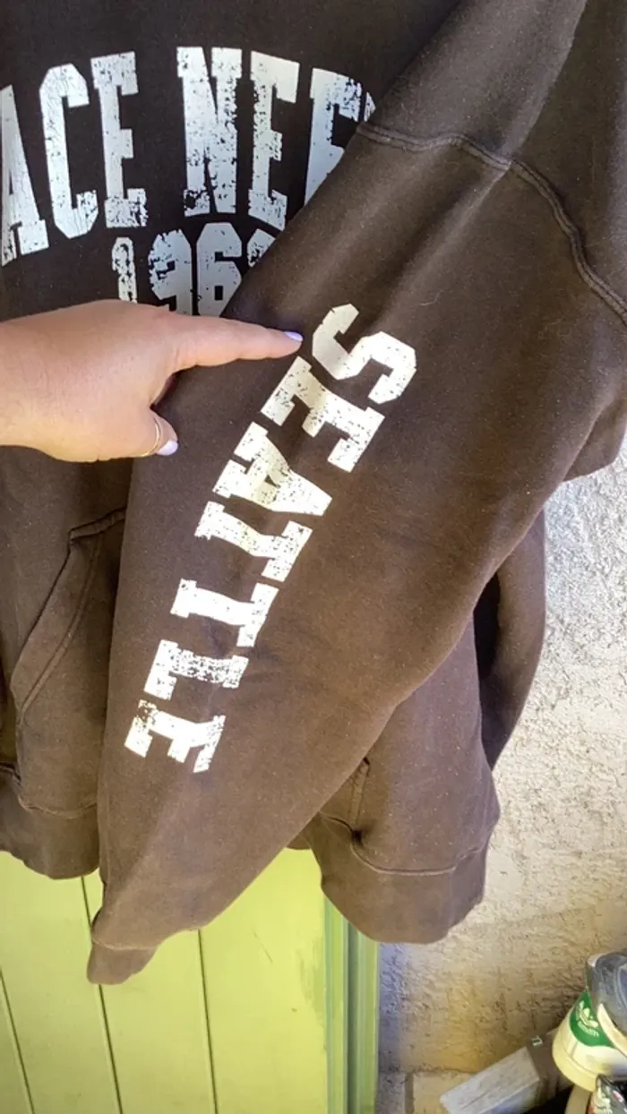 Sweat-shirt à capuche américain authentique Space Needle - photo numéro 4