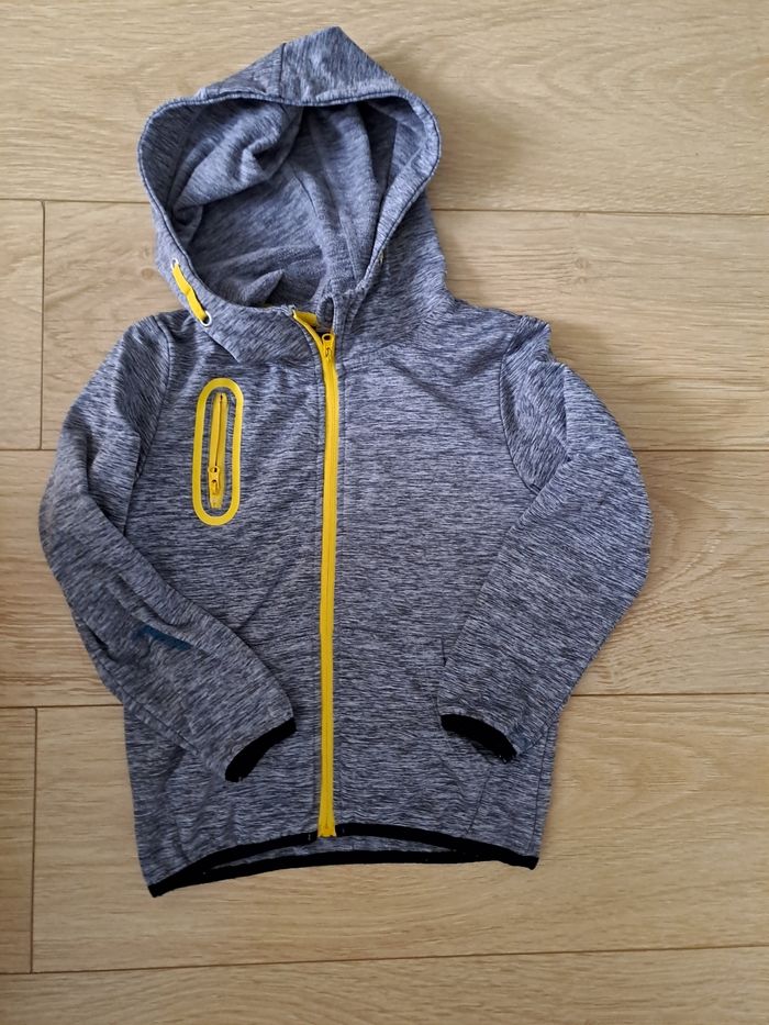 Gilet à capuche