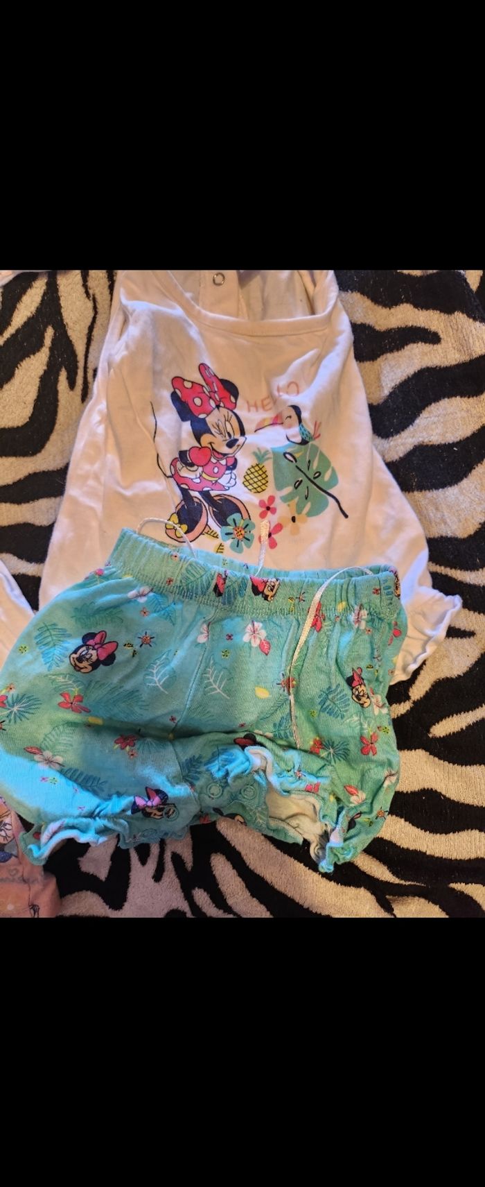 4 ensemble Disney short et t-shirt 6 mois - photo numéro 3