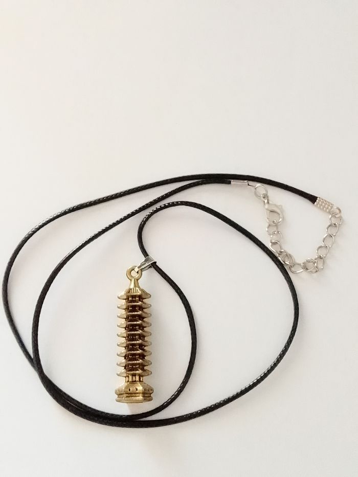 Collier corde de cire + pendentif chinois - photo numéro 2