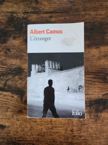 Livre: L'étranger / Albert Camus