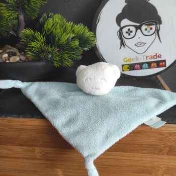 Doudou Orchestra Premaman Ours Blanc Bleu Carré Plat Noeuds #geektradedoudou