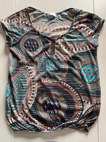 Tee shirt cache cache