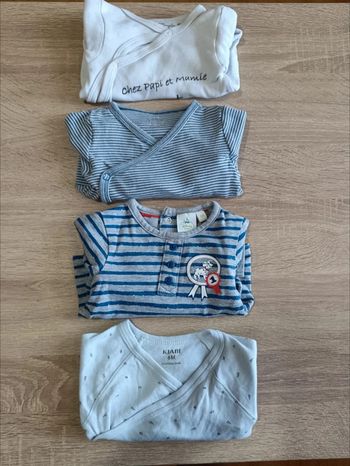 C44 Lot bodies plusieurs marques 6 mois