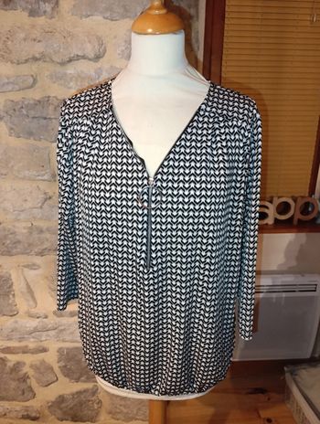 Sublime blouse manches 3/4 taille 44/46/48 en très bon état